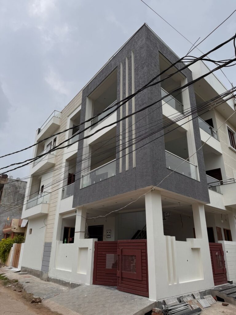 Shared room in Lucknow PG