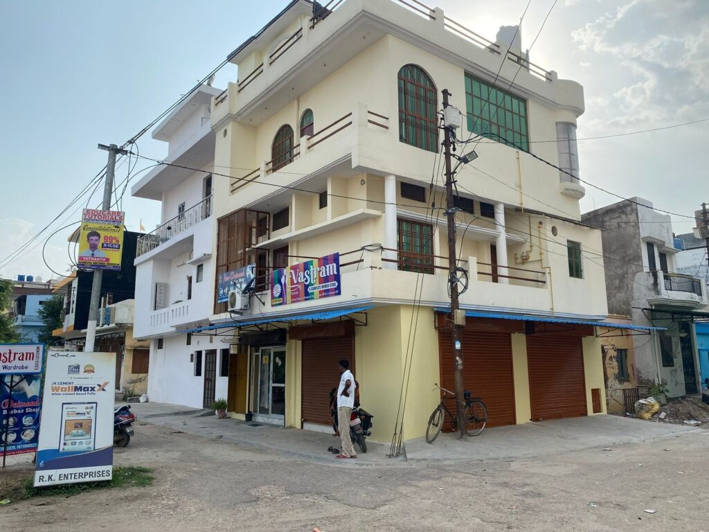 Furnished PG Lucknow sample room