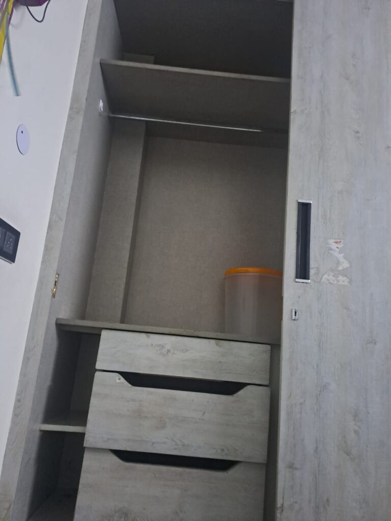 ee21ac5b-de92-496a-9158-492daf891619