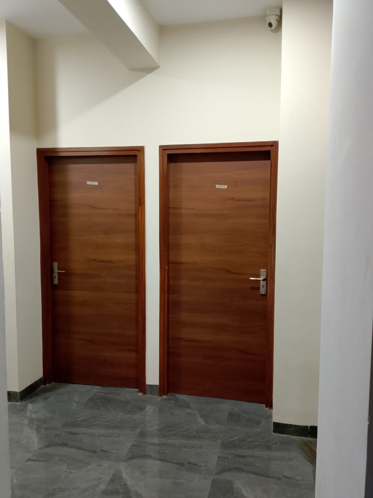 f0b7a5ee-236d-405c-a0f7-e4f086f05652