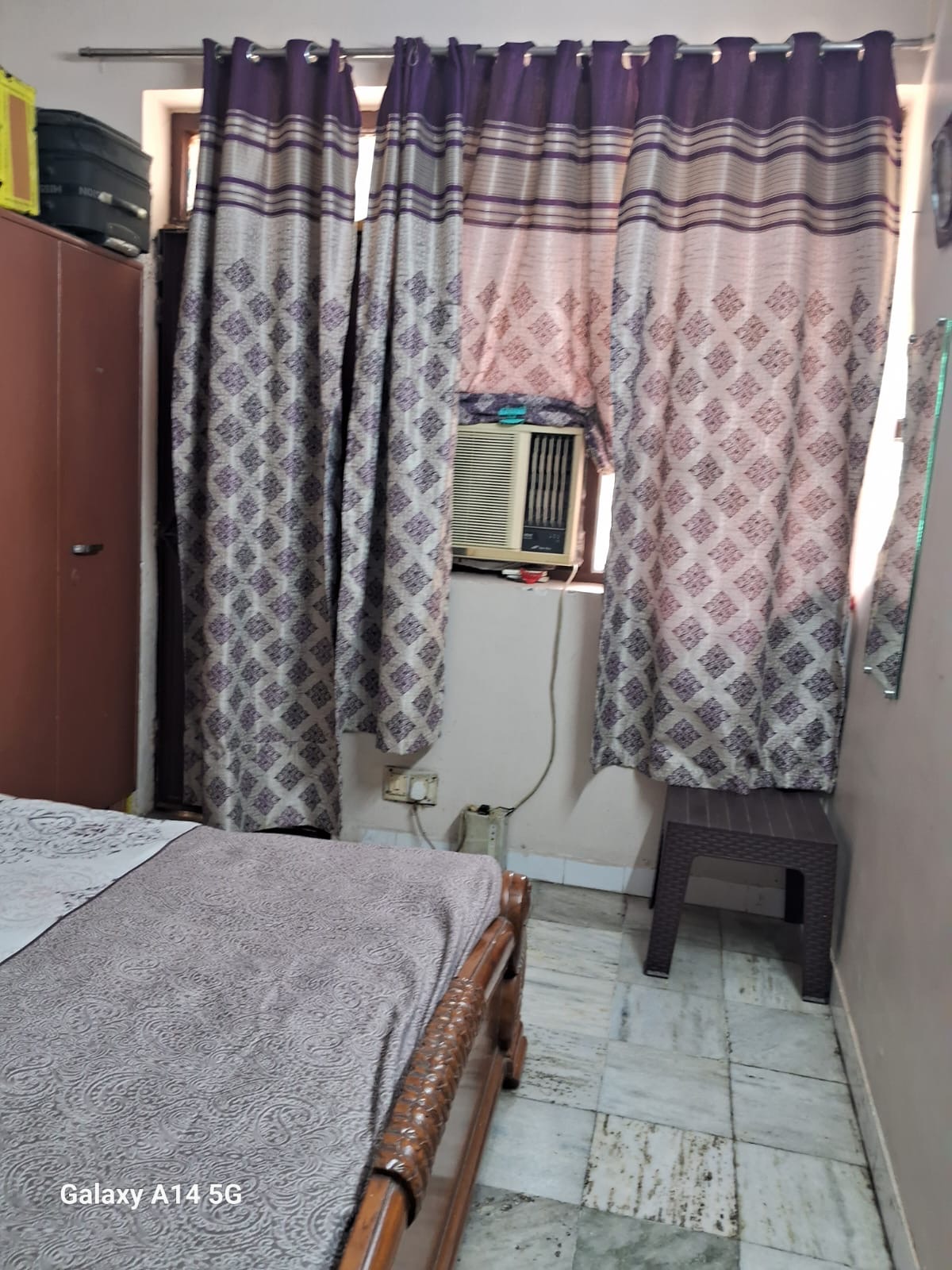 JAI GURU JI HOME STAY N PG Kanpur - Girls PG twin share room with meals